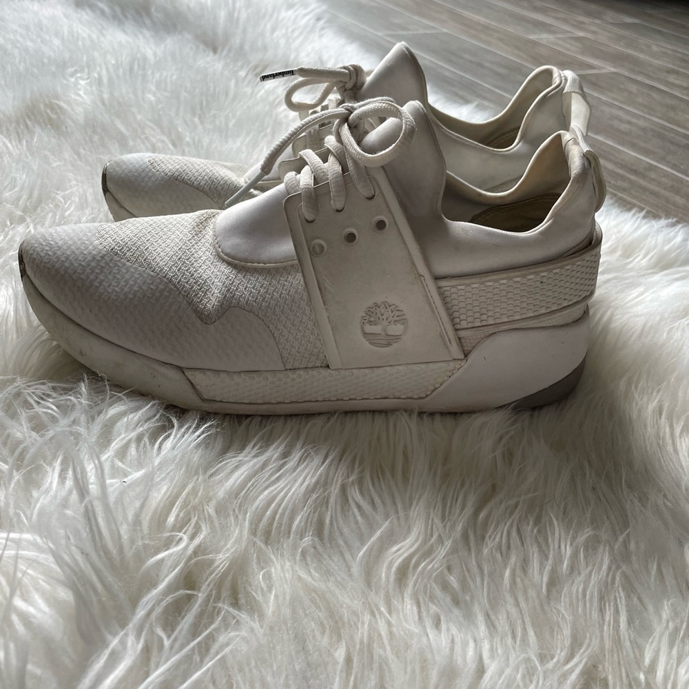 WHITE TIMBERLAND SHOES